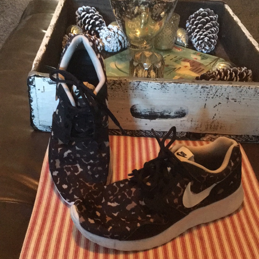 Women’s Nike cheetah shoes